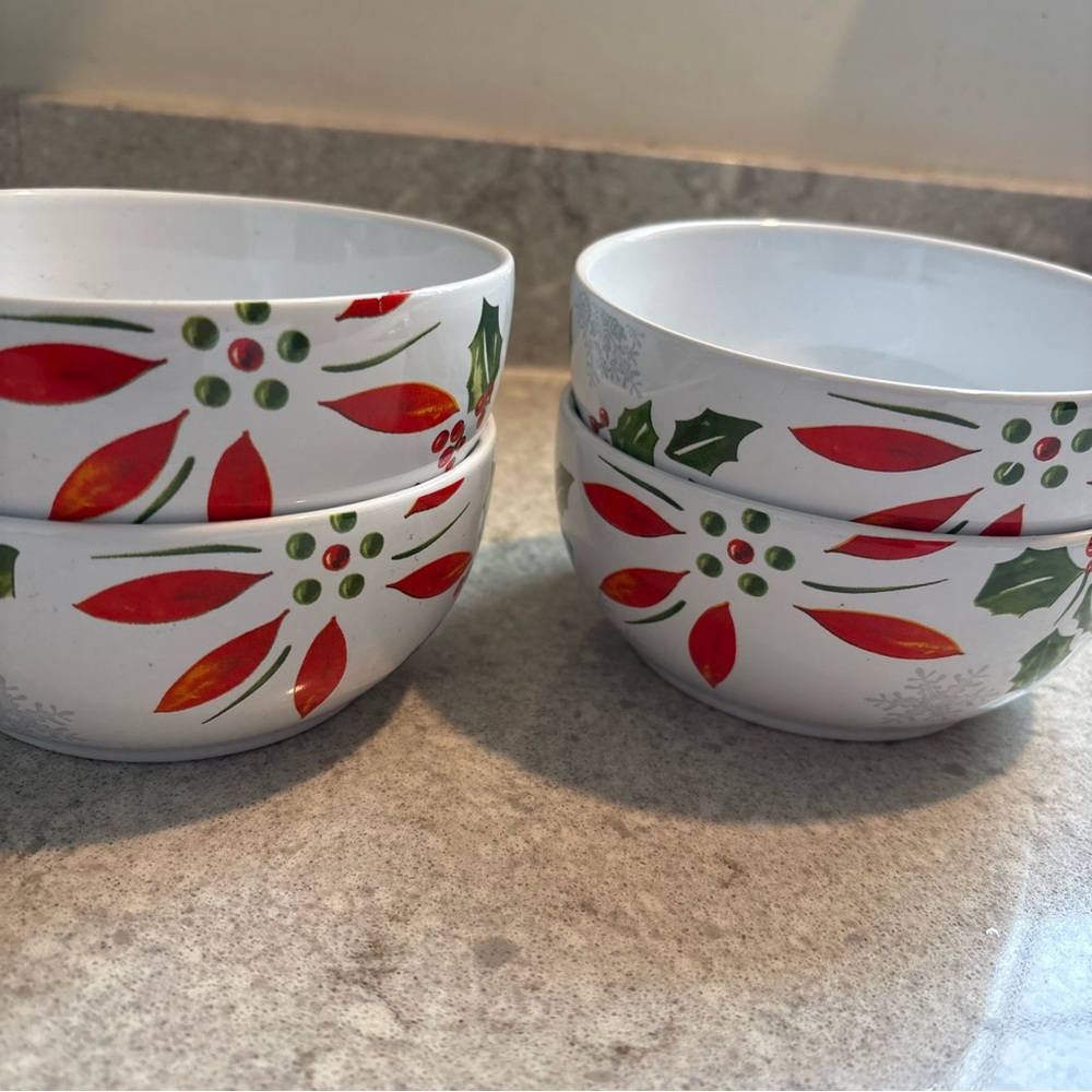 Temp-Tations Festive Holiday Bowl with Green and Red Accents set of 4